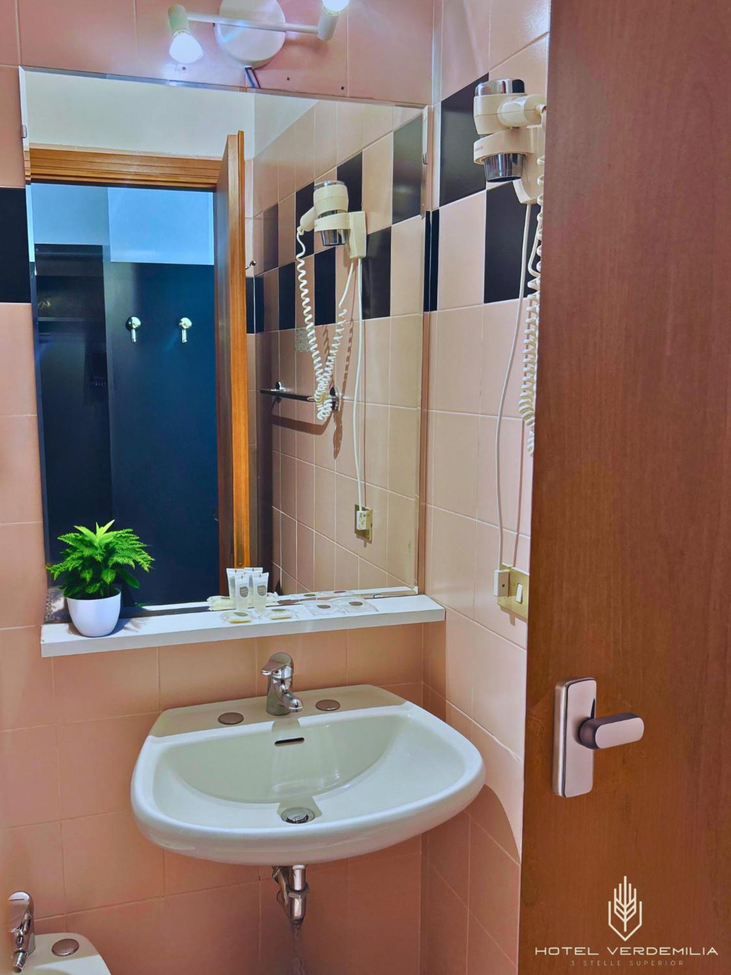 Verdemilia Hotel Anzola dell'Emilia Ngoại thất bức ảnh